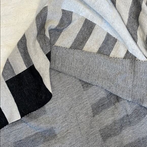 Joseph A Modern Plaid Striped Cape Cardigan | Size OS - Picture 5 of 5